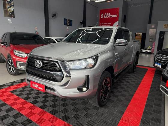 TOYOTA HILUX 2.8 D-4D TURBO DIESEL CD SRV 4X4 AUTOMÁTICO